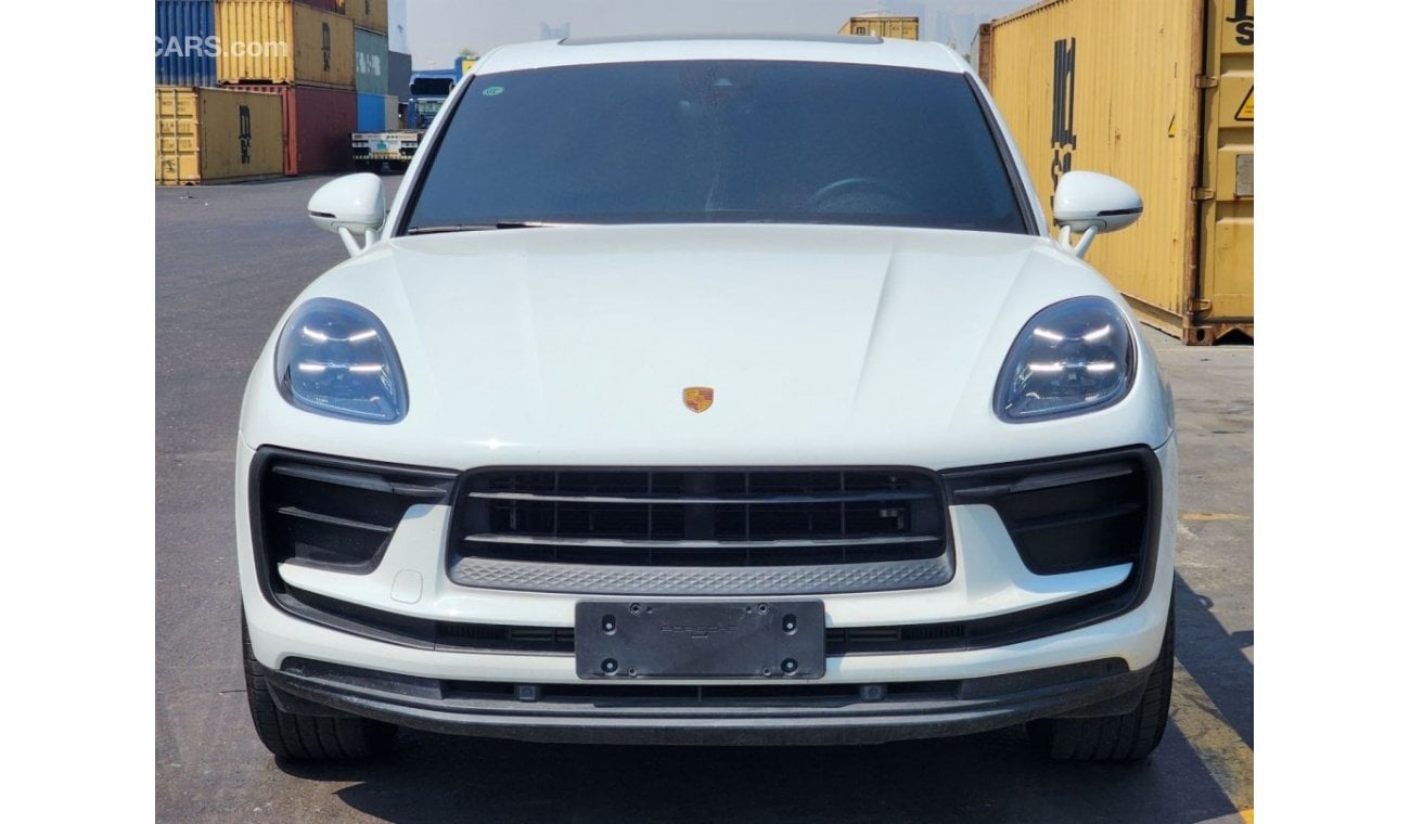 بورش ماكان 2023 Porsche Macan 2.0 - Very Low Mileage - Brand New Condition