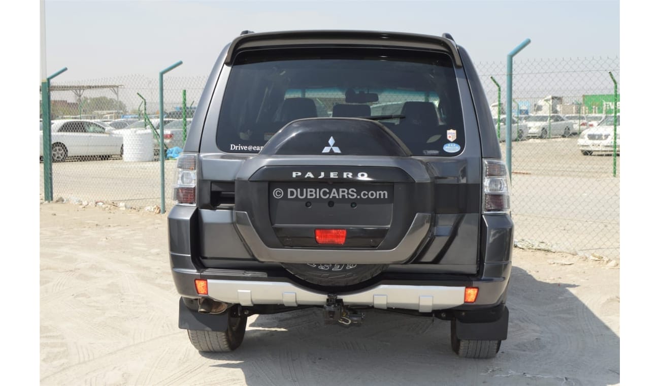 Mitsubishi Pajero Full option clean car accident free