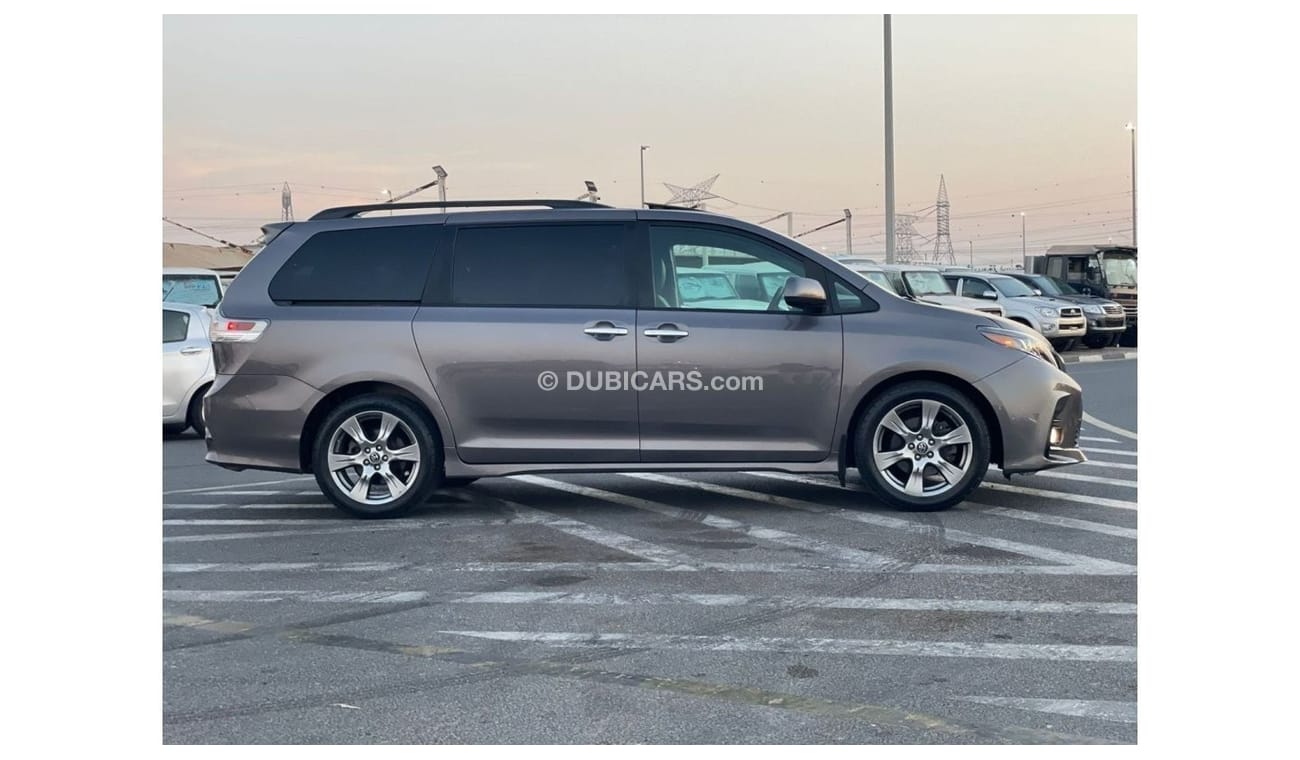 Toyota Sienna “Offer”2019 Toyota Sienna SE Special Edition - Full Option Automatic - 7 Seater - 3 Keys - UAE PASS