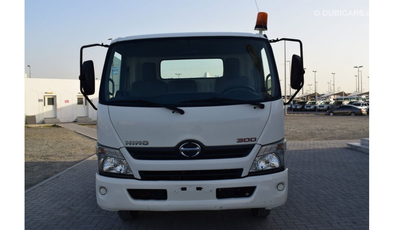 هينو 300 Hino 714 Cab chassis, model:2016. Only done 53000 km