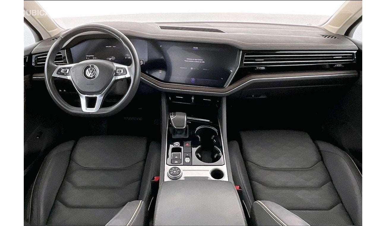 Volkswagen Touareg R-Line| 1 year free warranty | Exclusive Eid offer