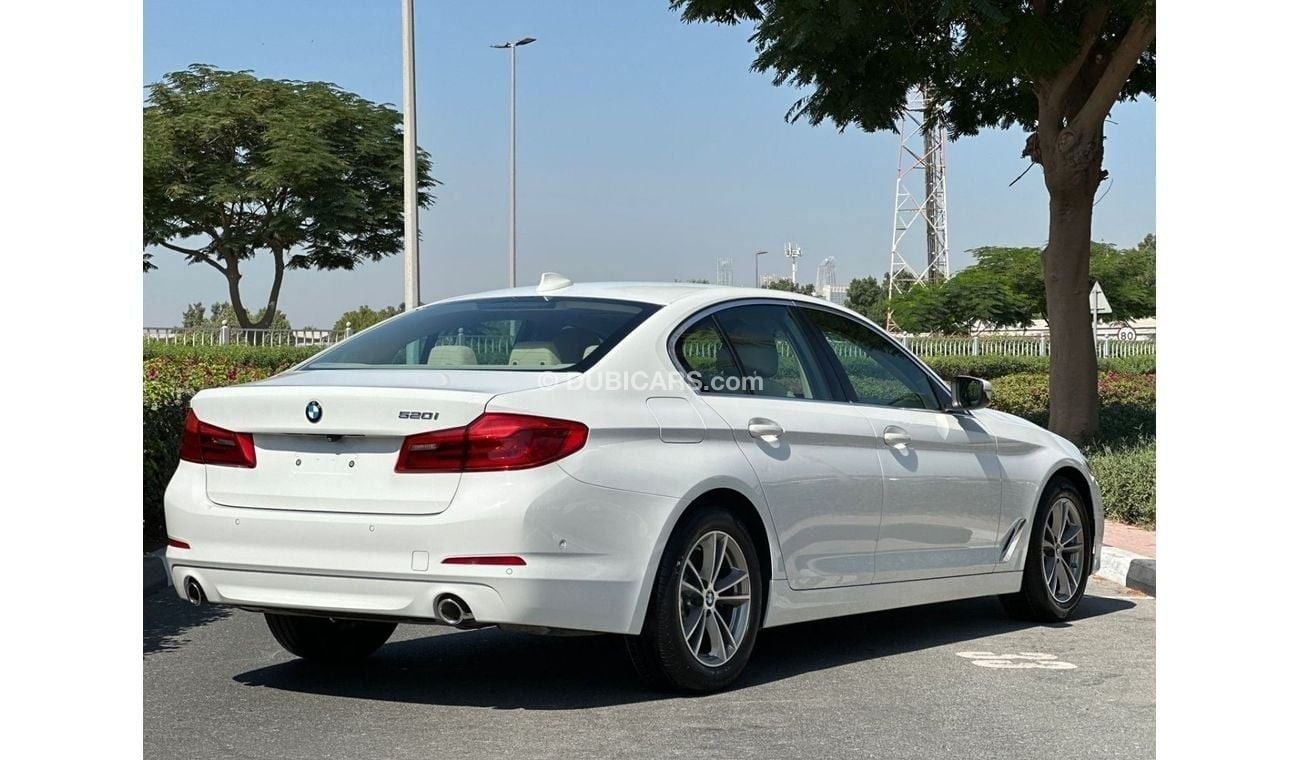 بي أم دبليو 520i Executive 1.6L Executive 2.0L BMW 520i / V4 / GCC / 2019 / Single Owner / Full Service History From