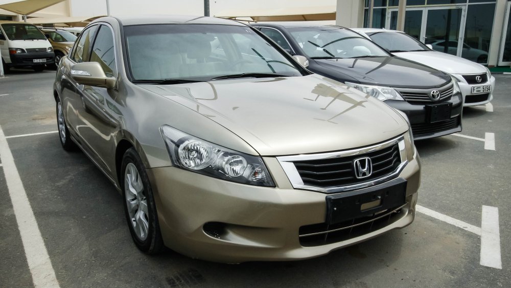 Honda Accord I-VTEC for sale: AED 21,000. Gold, 2008