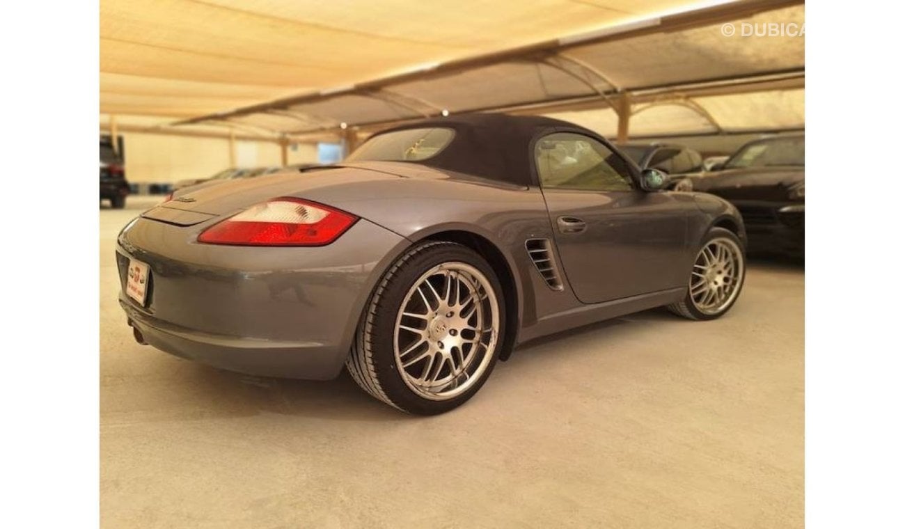 بورش بوكستر PORSCHE BOXSTER 2.7L 2005 CONVERTIBLE LOW MILEAGE IN EXCELLENT CONDITION