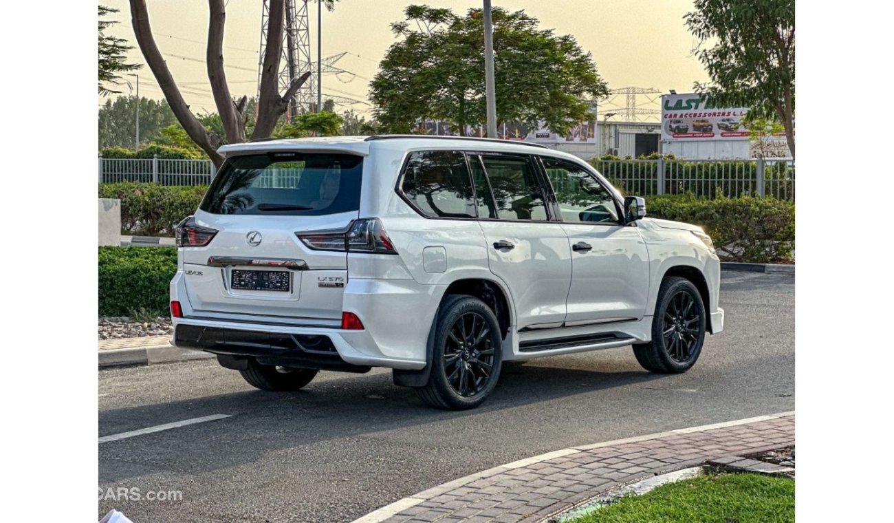 Lexus LX570 Signature Black Edition LEXUS LX570S BLACK EDTION, (85,000 KM), GCC WARRANTY