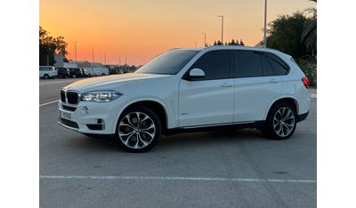 بي أم دبليو X5 50i Luxury 4.4L (7 Seater)