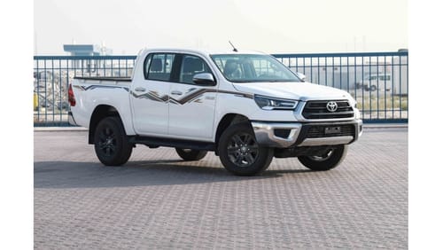 تويوتا هيلوكس تويوتا هيلوكس 2024 4x4 Double Cab 2.7 GLX - Super White من الداخل رمادي | للتصدير فقط