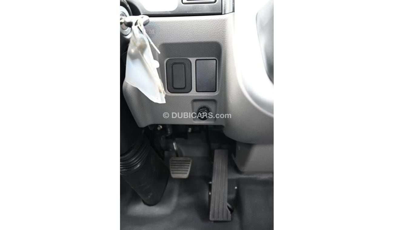 Mitsubishi Canter Chassis Wide 4.2L Diesel Manual