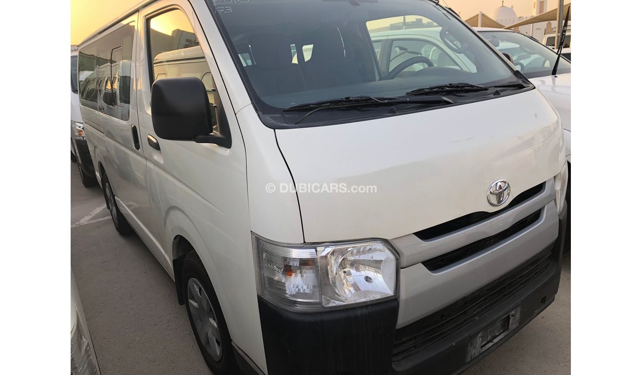 Toyota Hiace Toyota Hiace bus 15 str,model:2015. only done 88000 km