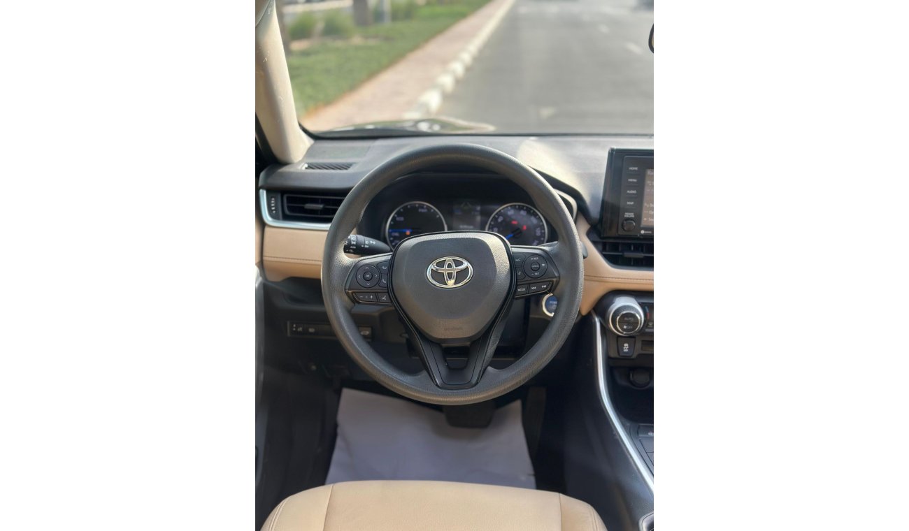 Toyota RAV4 hybrid Toyota Rav4 XLE 2020