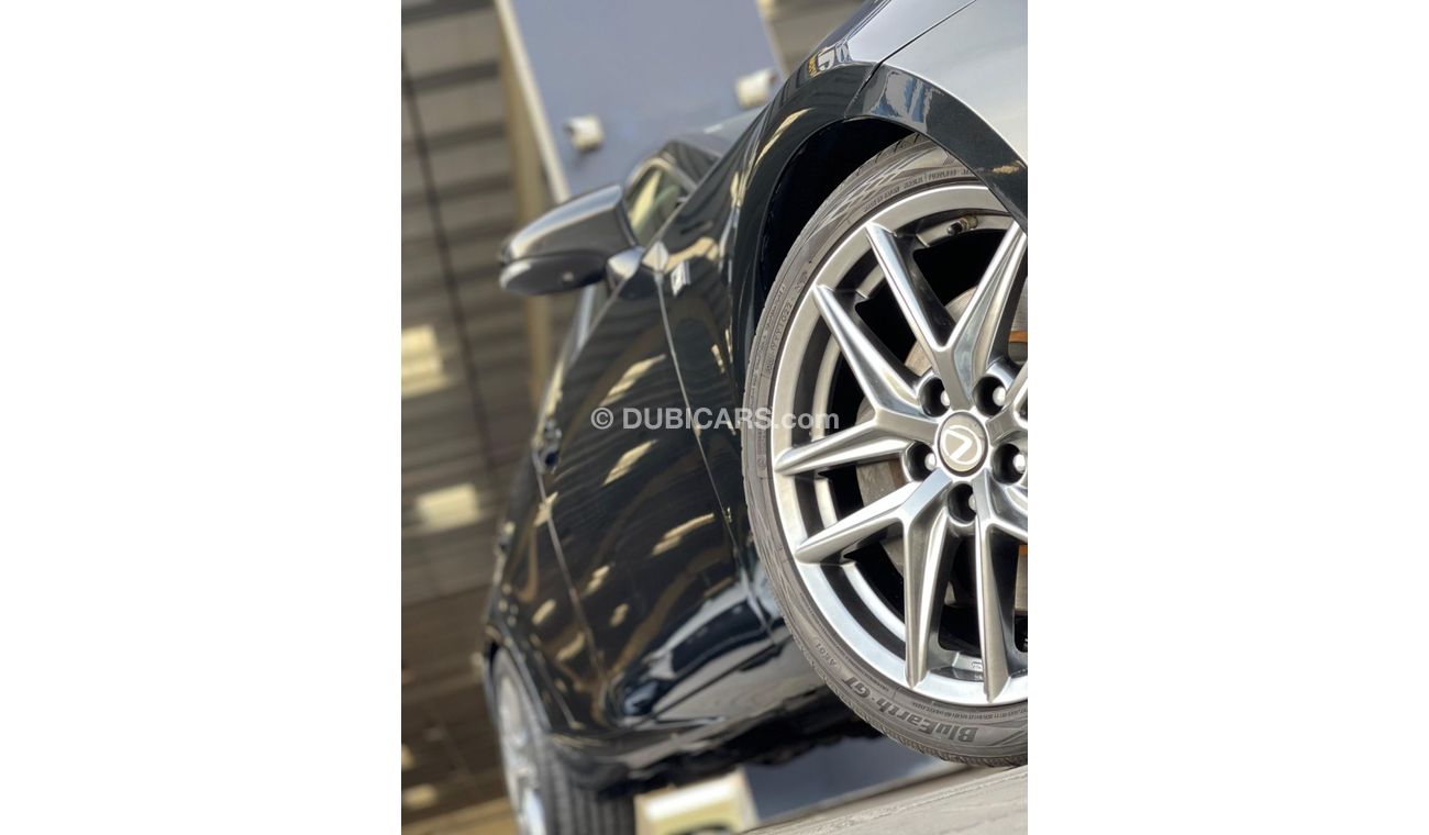 لكزس IS 350 Platinum 3.5L F SPORT KIT / 3.5L V6 / FULL OPTION / IN PERFECT CONDITION