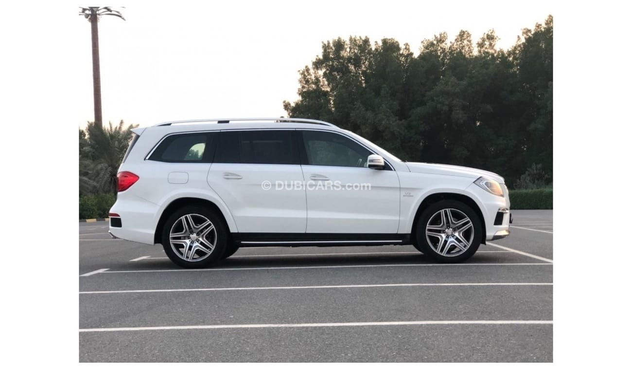 Mercedes-Benz GL 500 MERCEDES BENZ GL500 MODEL 2015 GCC CAR PERFECT CONDITION INSIDE AND OUTSIDE FULL OPTION PANORAMIC RO