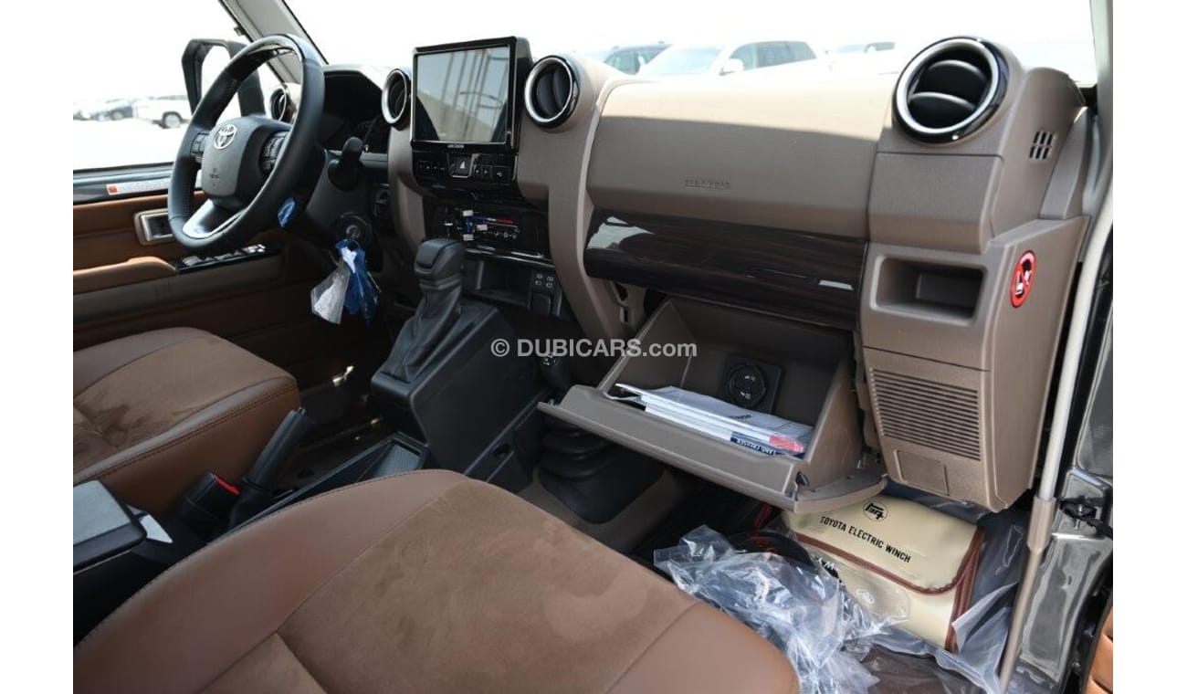 تويوتا لاند كروزر بيك آب Double Cabin SDLX 2.8L Diesel 4WD AT– Euro 5