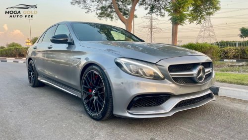 Mercedes-Benz C 63 AMG Mercedes-Benz C 63s AMG v8