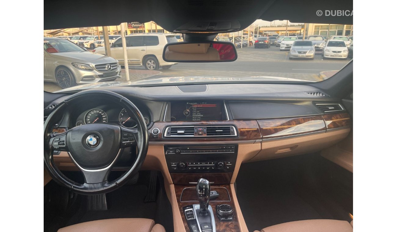 BMW 750Li Luxury BMW 750 Li_TWIN POWER TERBO _GCC_2015_Excellent Condition _Full option