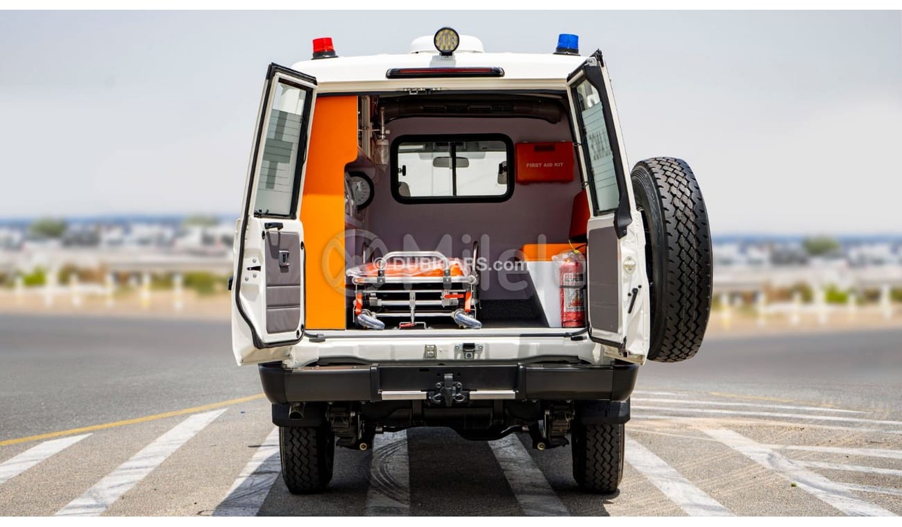 تويوتا لاند كروزر هارد توب LC78 AMBULANCE 4.2L DIESEL: MEDICAL FITTINGS, PARTITIONED CABIN