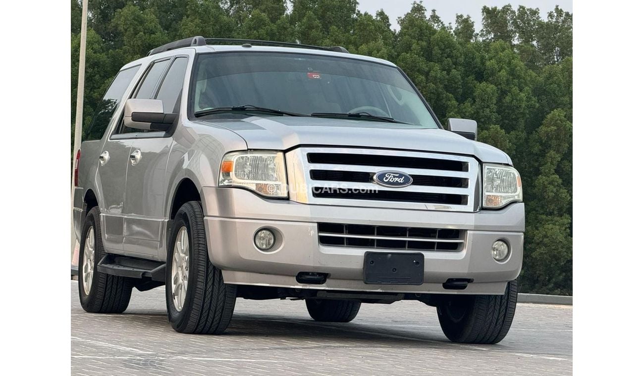 Ford Expedition XLT In excellent condition and requires no expenses