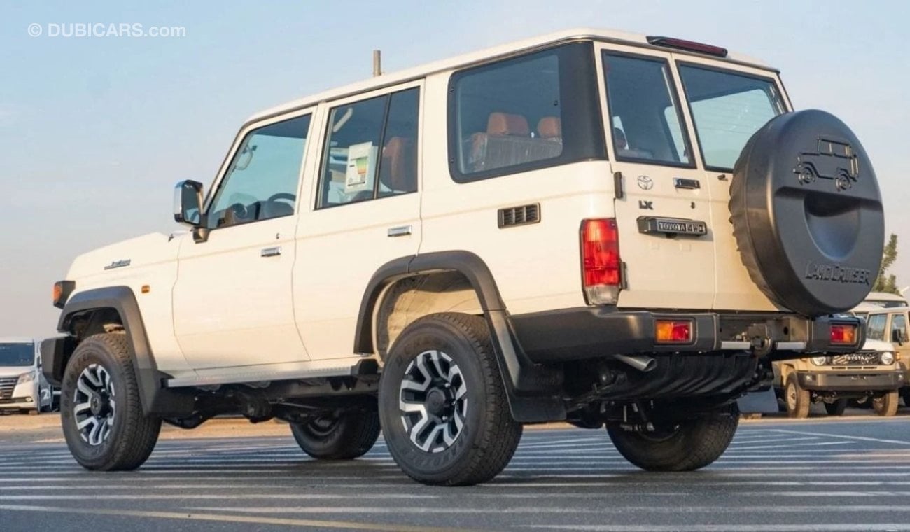 تويوتا لاند كروزر 70 Toyota Land Cruiser Hard Top 2024 Toyota LC76 2.8l Diesel Automatic Full Option