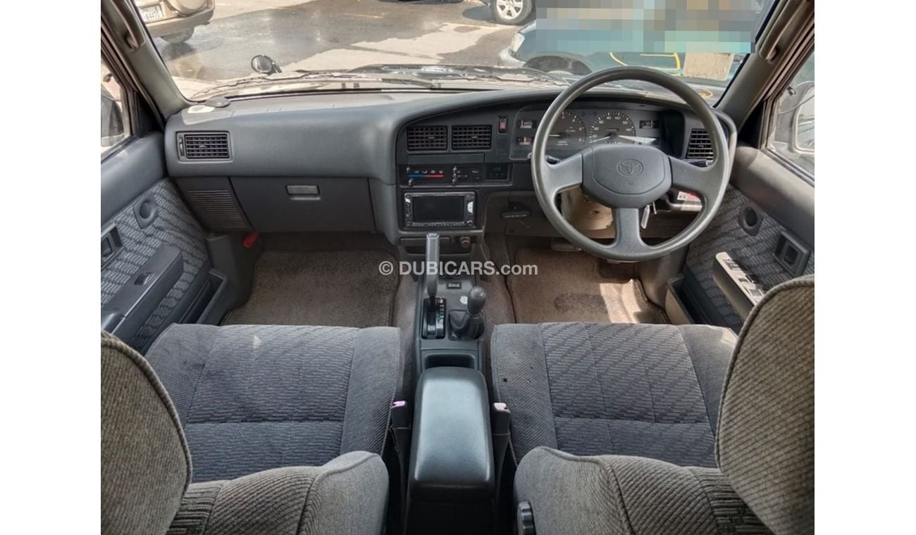 Toyota Hilux TOYOTA HILUX PICK UP RIGHT HAND DRIVE(PM01653)