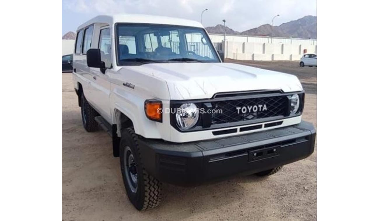 Toyota Land Cruiser Pick Up TOYOTA LANDCRUISER STEEL ROOF VAN ( HZJ) LC78