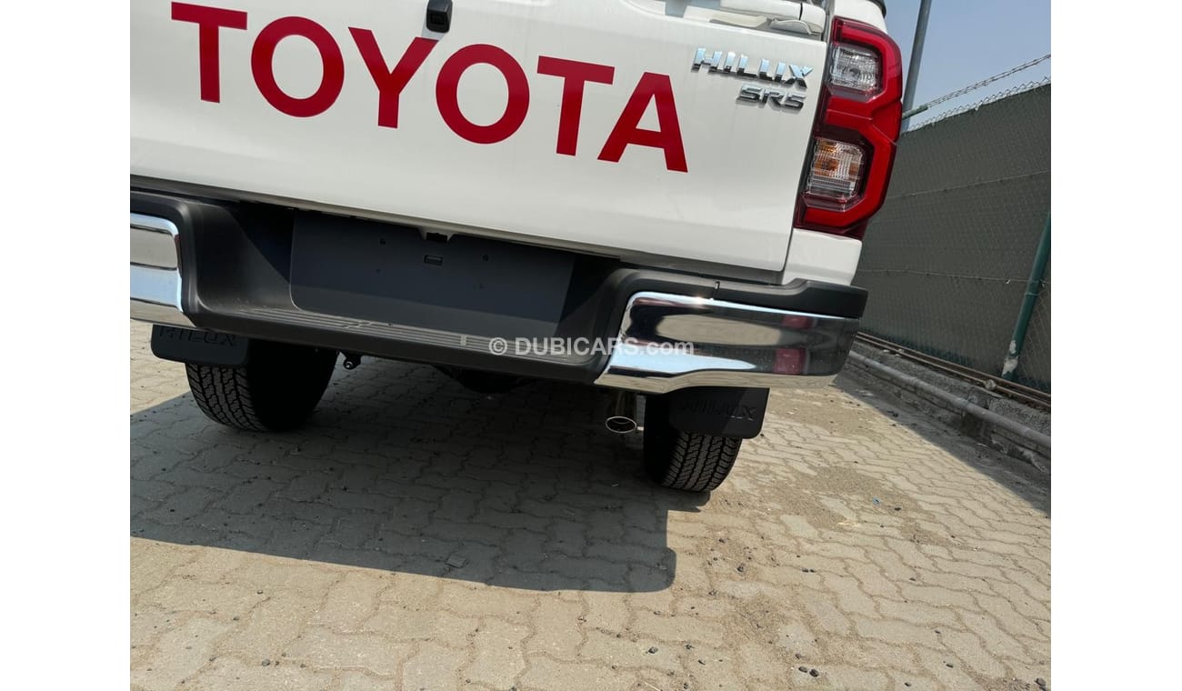 تويوتا هيلوكس Toyota Hilux 2.7L Petrol AT Full Option With Bush Start MY2025