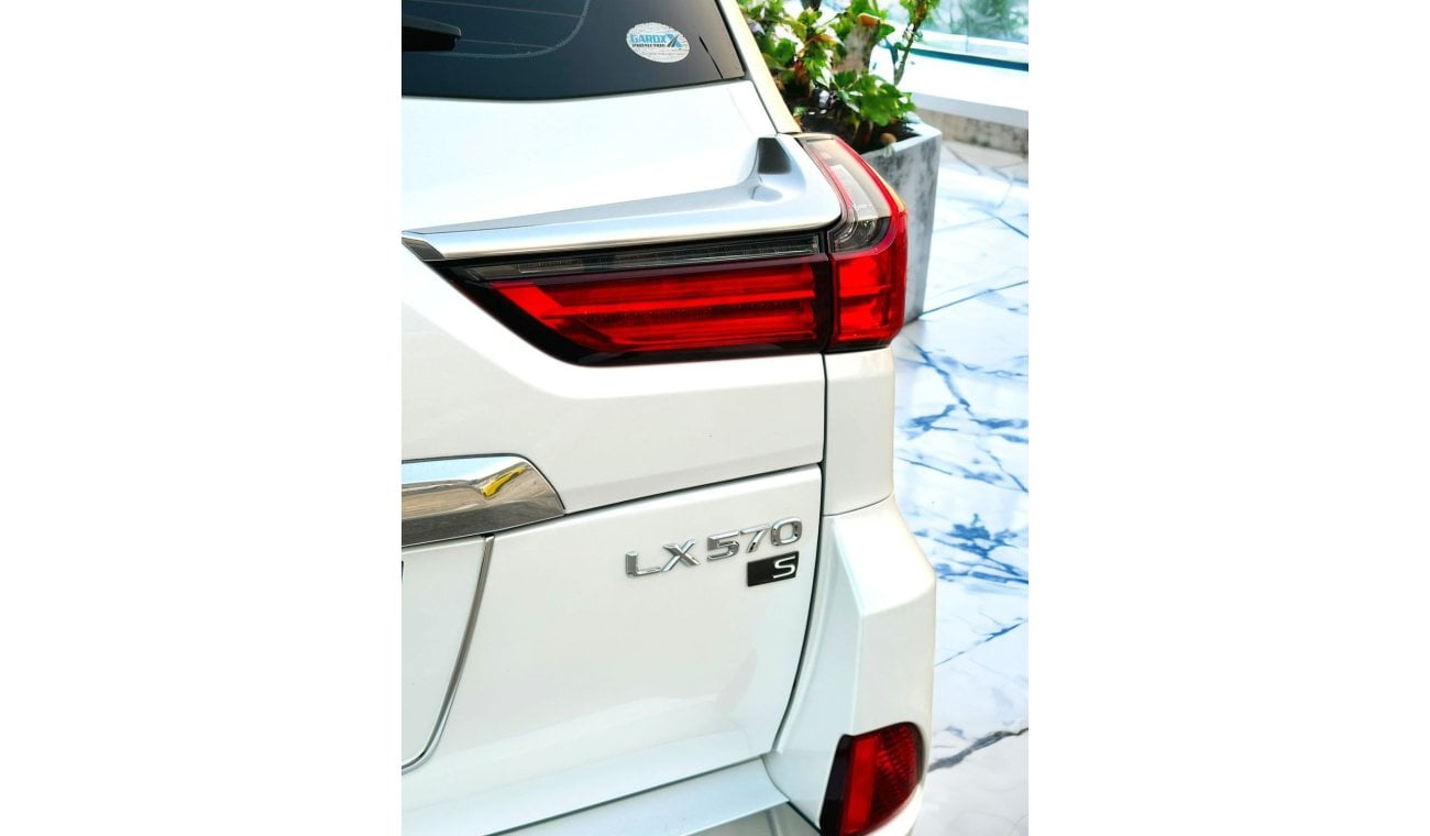 لكزس LX 570 AED 6,160 PM | LEXUS LX 570 5.7L V8 | FULL SERVICE HISTORY | UNDER WARRANTY | GCC | PLATINUM