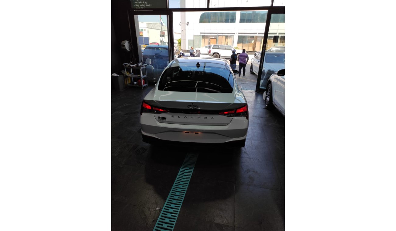 Hyundai Elantra full number 2