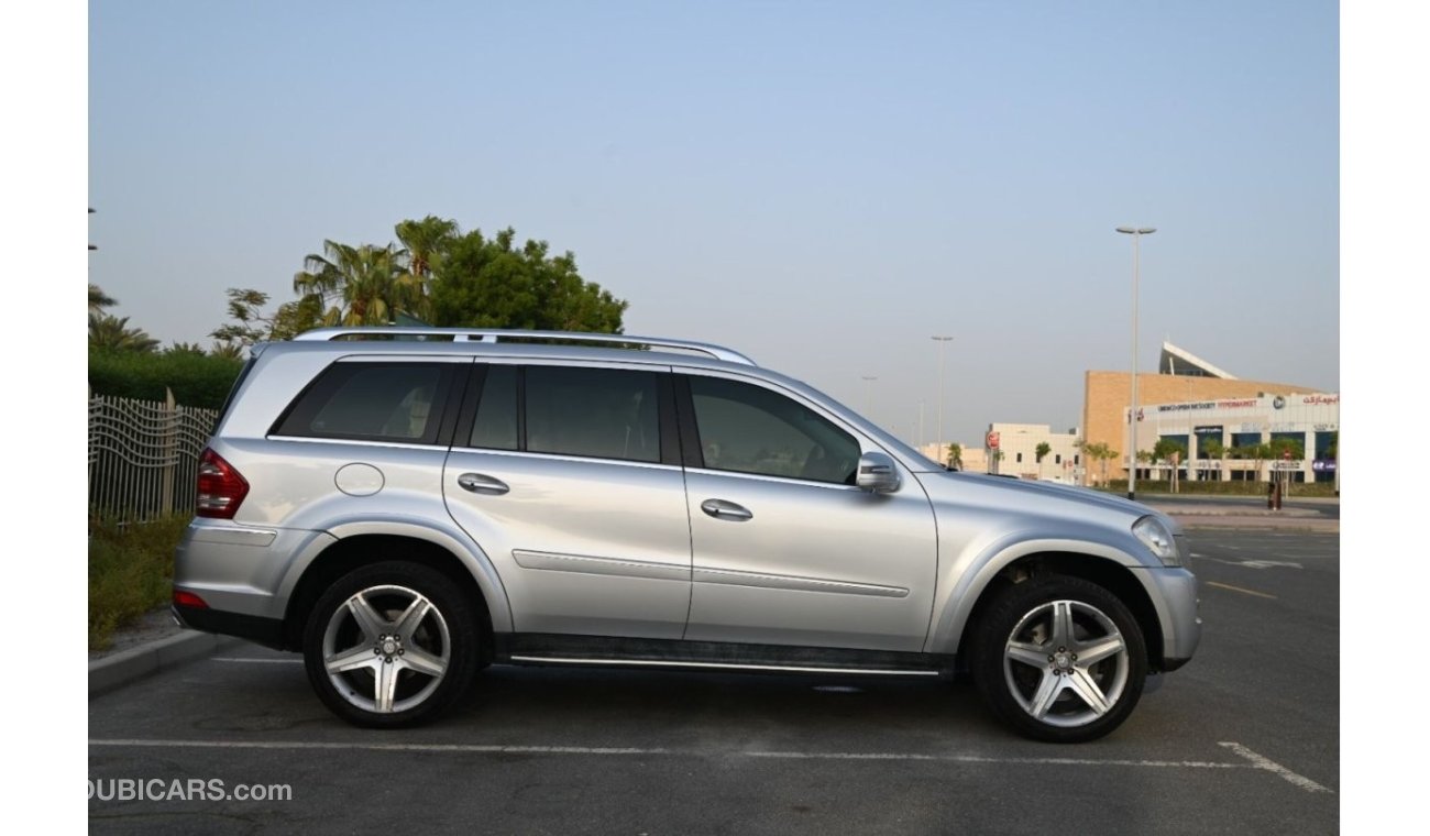 مرسيدس بنز GL 500 0% DP-BEST DEAL - LOW MILEAGE - MERCEDES GL 500 4MATIC - FULL OPTION - WELL MAINTAINED - GCC