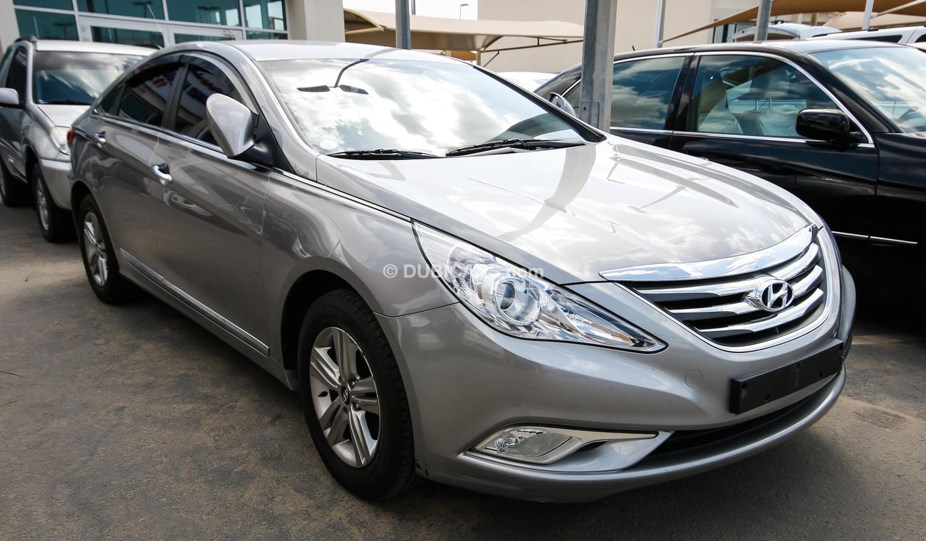 Used Hyundai Sonata LPi 2014 for sale in Sharjah - 90074