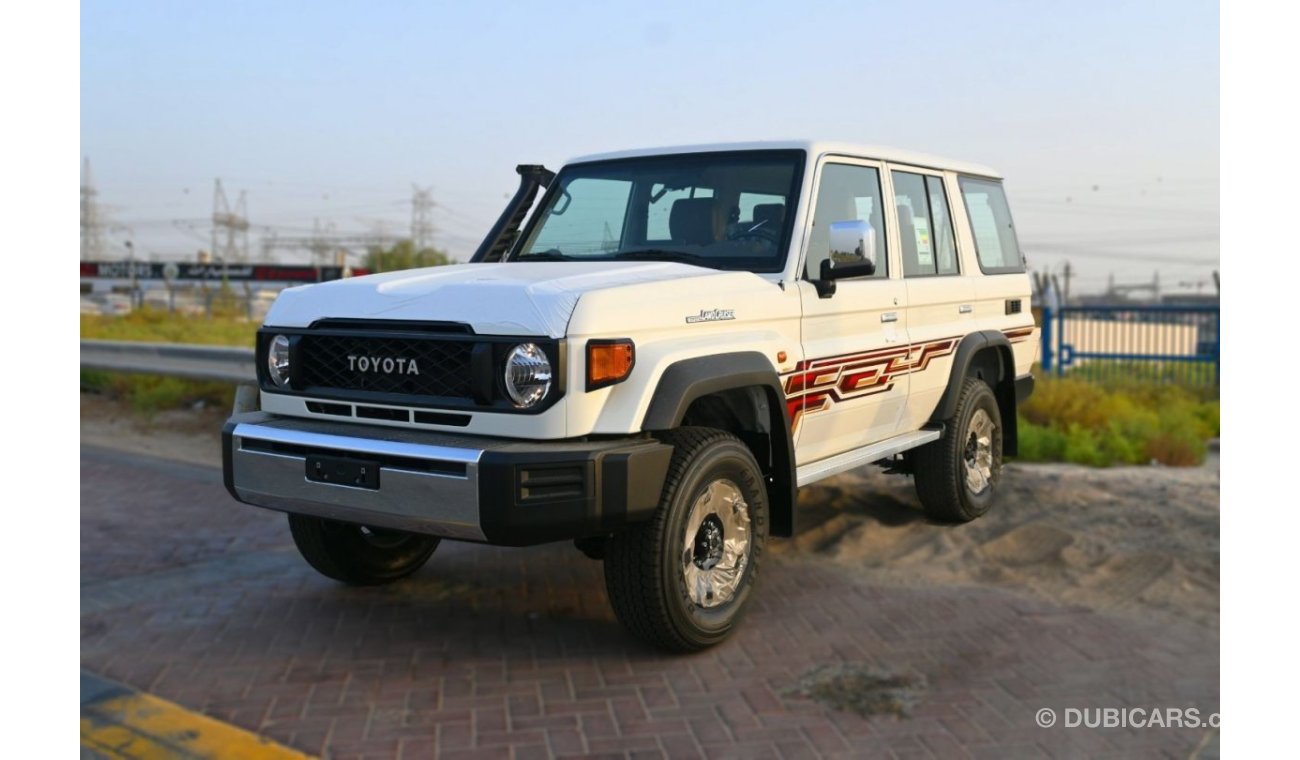 تويوتا لاند كروزر هارد توب TOYOTA  LAND CRUISER HARDTOP LC76 4.0L 2024