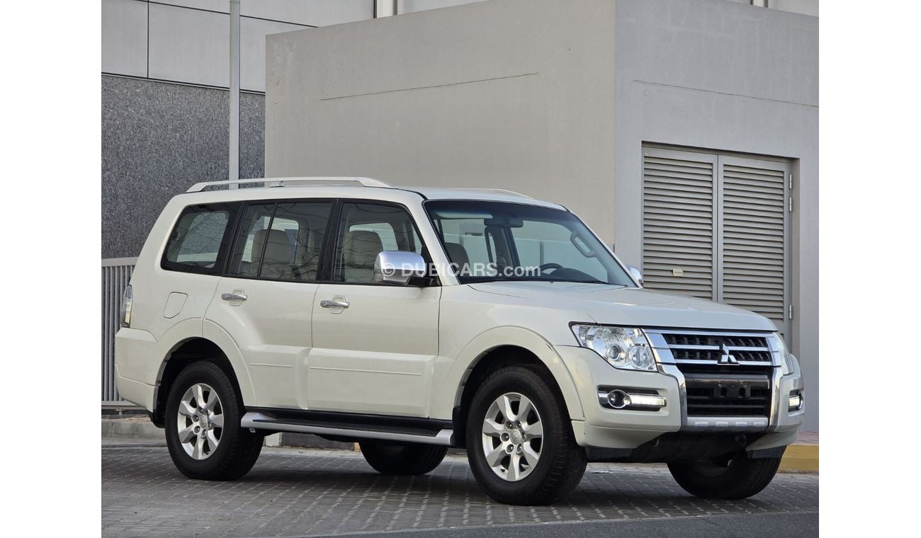 Mitsubishi Pajero GLS Base 3.5L (5 Seater) GLS 3.5L GCC ORGINAL PAINT // ACCIDENT FREE // PERFECT CONDITION