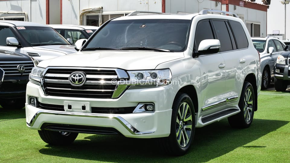 Used Toyota Land Cruiser VXR 5.7 V8 2016 for sale in Sharjah - 339608