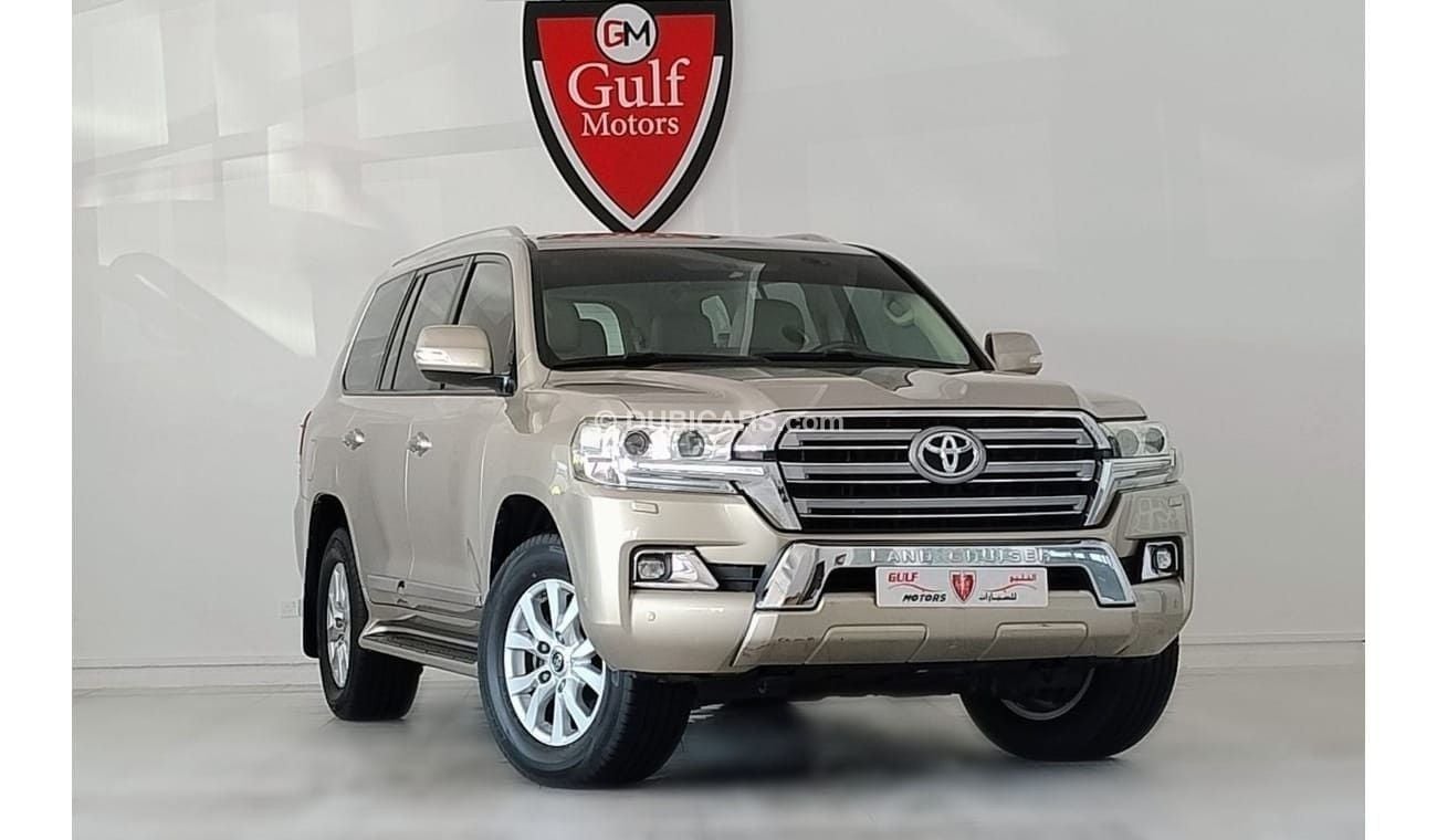 تويوتا لاند كروزر 2017 TOYOTA LAND CRUISER GXR GOLD  AUTOMATIC TRANSMISSION IN EXCELLENT CONDITION.