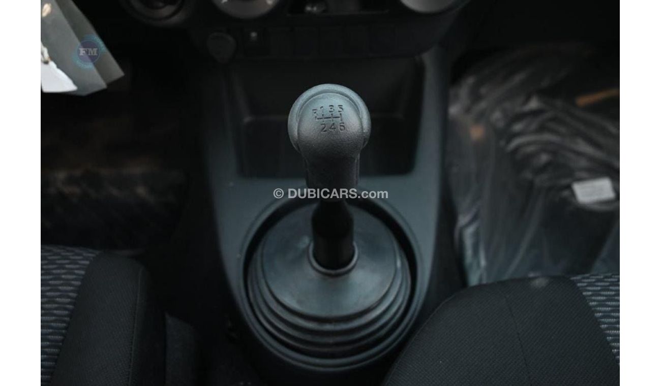 تويوتا هيلوكس DLX-E 2.4L Diesel Manual