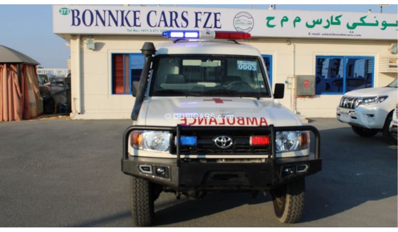 تويوتا لاند كروزر هارد توب AMBULANCE ، LC78 ، هارد توب ، 4 × 4 ، ناقل حركة يدوي ، ديزل ، محرك اليد اليسرى