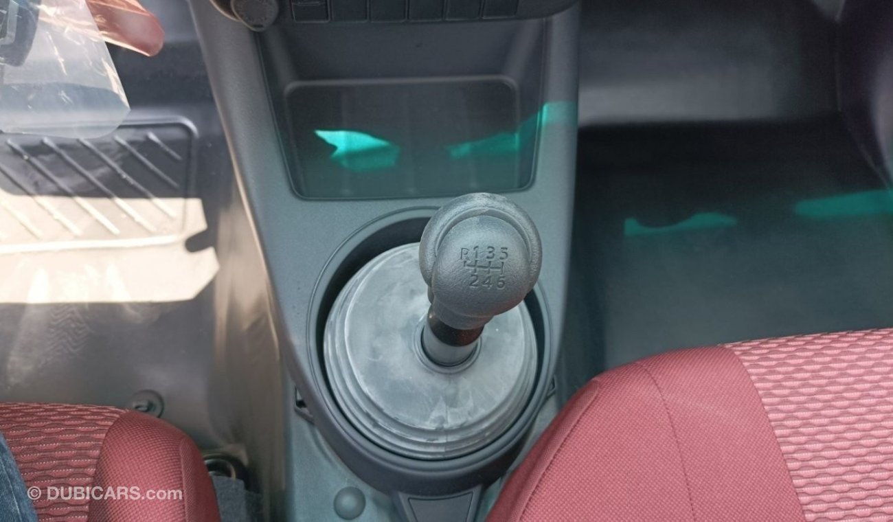 Toyota Hilux SINGLE CABIN DIESEL 2.4 LTR  MANUAL 4/4 POWER WINDOW CENTER LOCK WIHT REMOTE ,