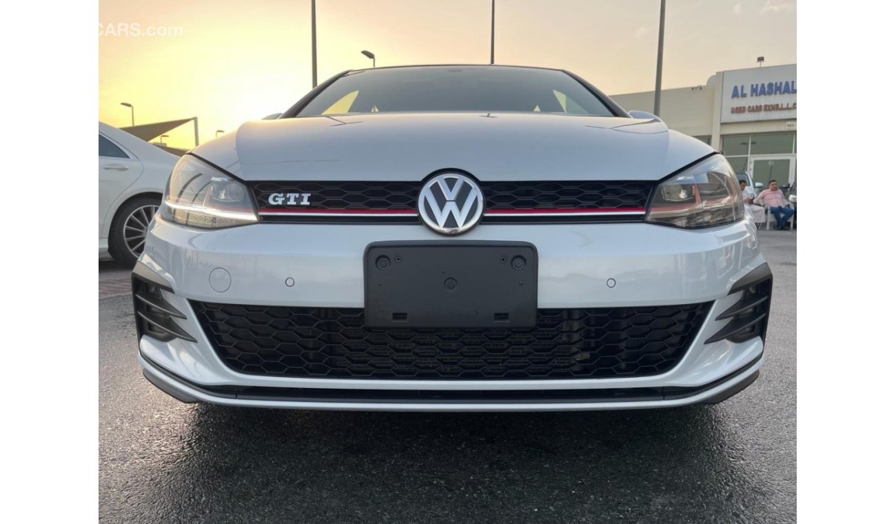 فولكس واجن جولف GTI P1