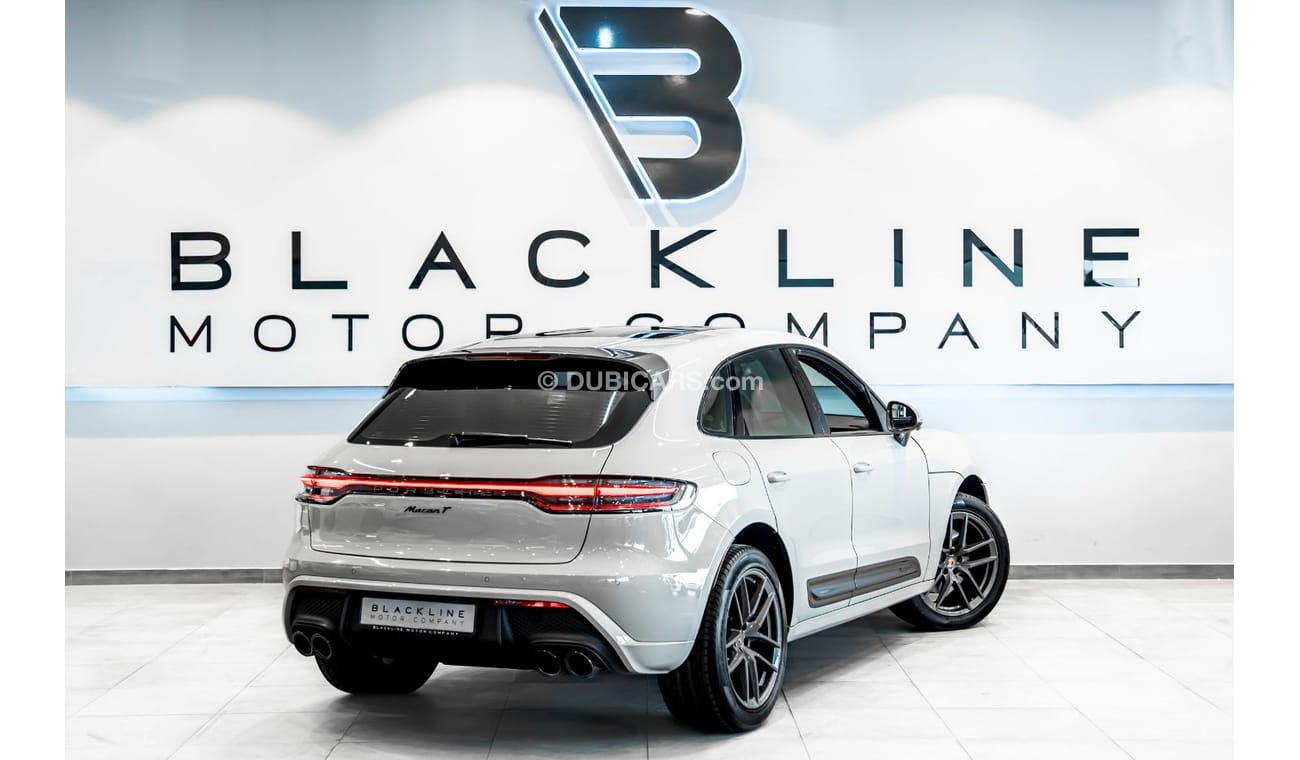 بورش ماكان Base 2.0T 2024 Porsche Macan T, 2026 Porsche Warranty, Full Service History, Low KMs, GCC