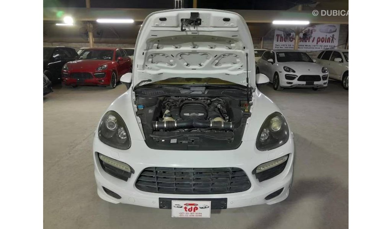 Porsche Cayenne GTS PORSCHE CAYENNE GTS 4.8L 2013, WITH PANORAMIC ROOF, SPORTS CHRONO PACKAGE AND MORE..