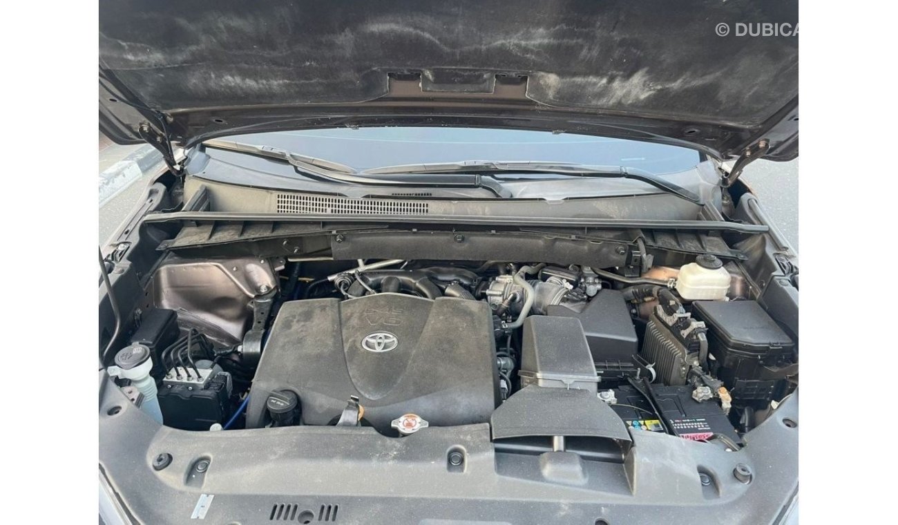تويوتا هايلاندر 2019 Toyota Highlander XLE 4x4 - 3.5L V6 - Full Option Special Rare Color - UAE PASS