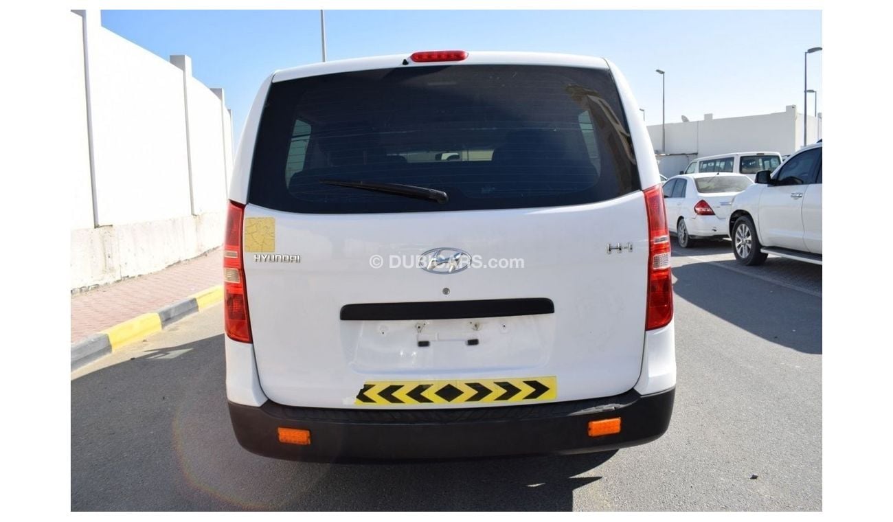 Hyundai H-1 Std HYUNDAI H1 12 SEATER PASSENGER VAN, MODEL:2016. FREE OF ACCIDENT