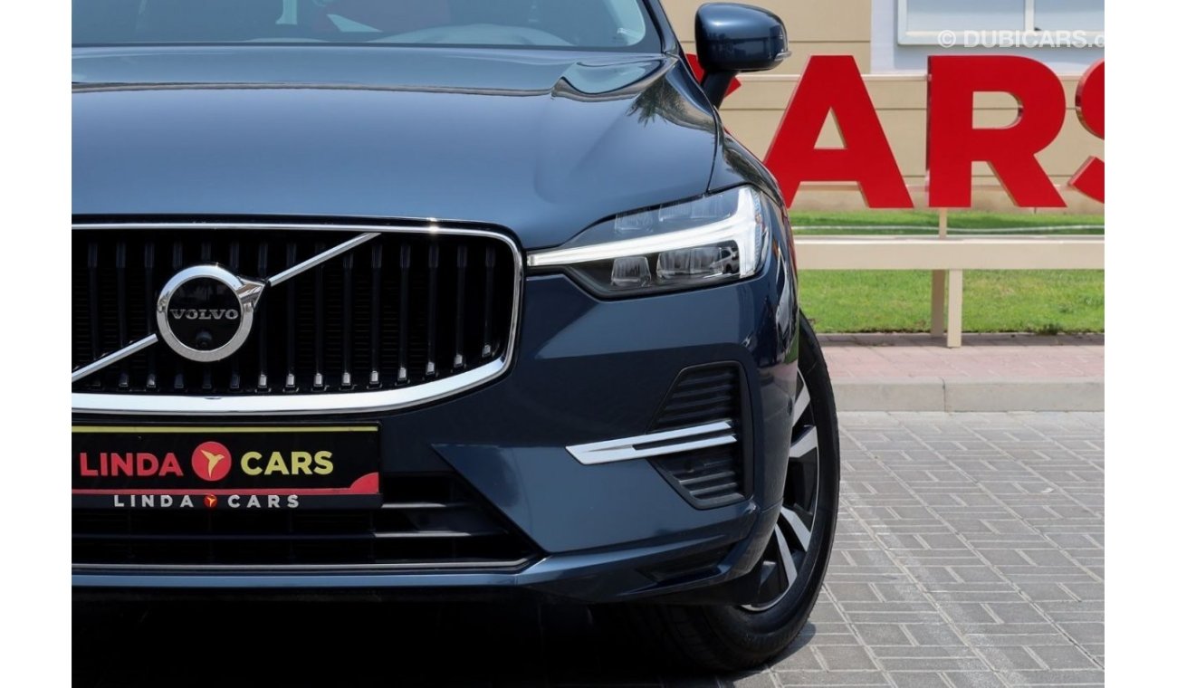 فولفو XC 60 Volvo XC60 B5 Momentum 2022 GCC under Agency Warranty and Service Contact with Flexible Down-Payment