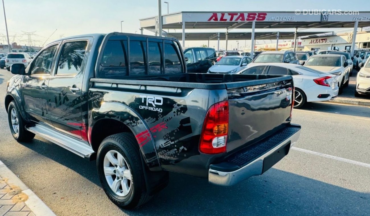 Toyota Hilux PREMIUM DARK LEATHER SEAT | 4 X 4 | REAR VIEW CAMERA | SIDE BODY STICKER