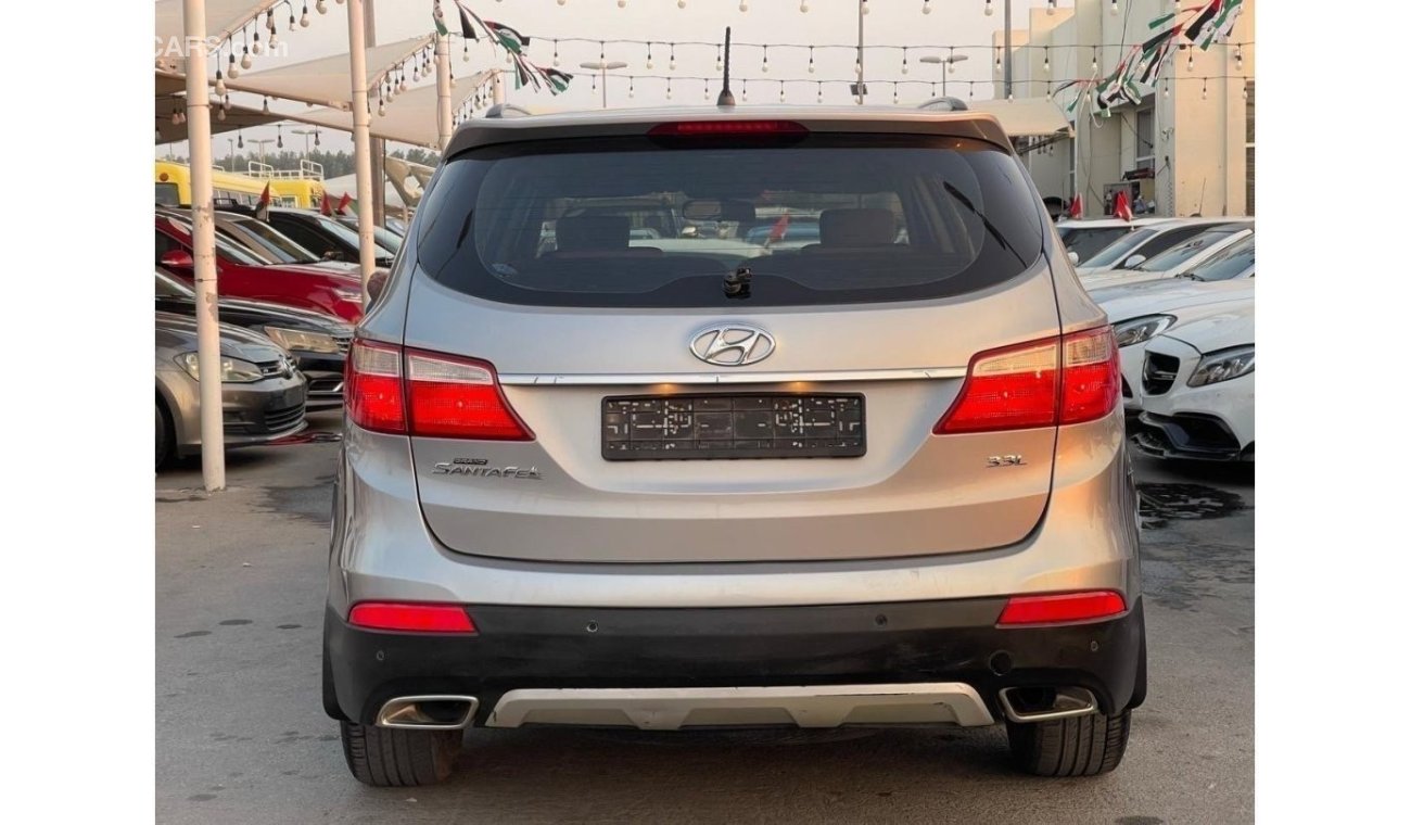 Hyundai Santa Fe GLS موديل 2015 ، خليجي ، 6 سلندر ، ناقل حركة اوتوماتيك ، مالك ثاني من الوكالة ، عداد المسافات 172000