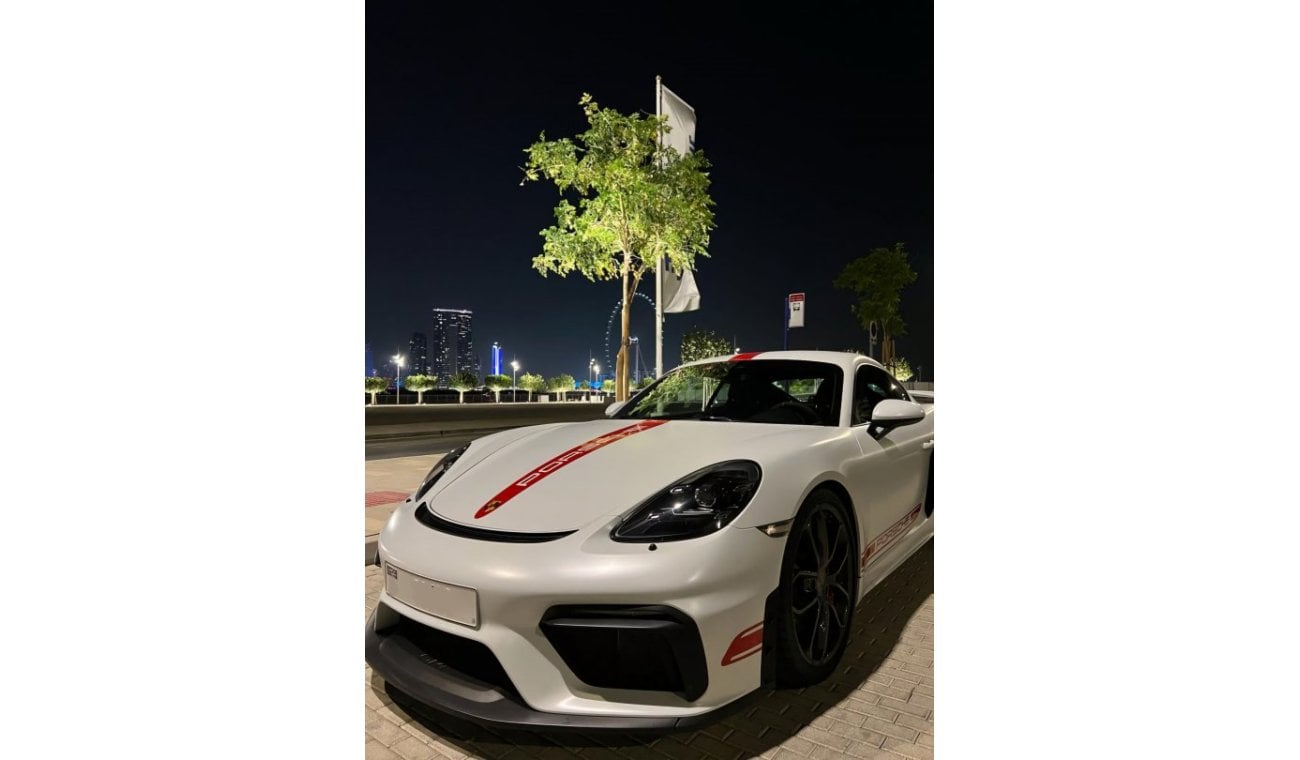 Porsche Cayman GT4