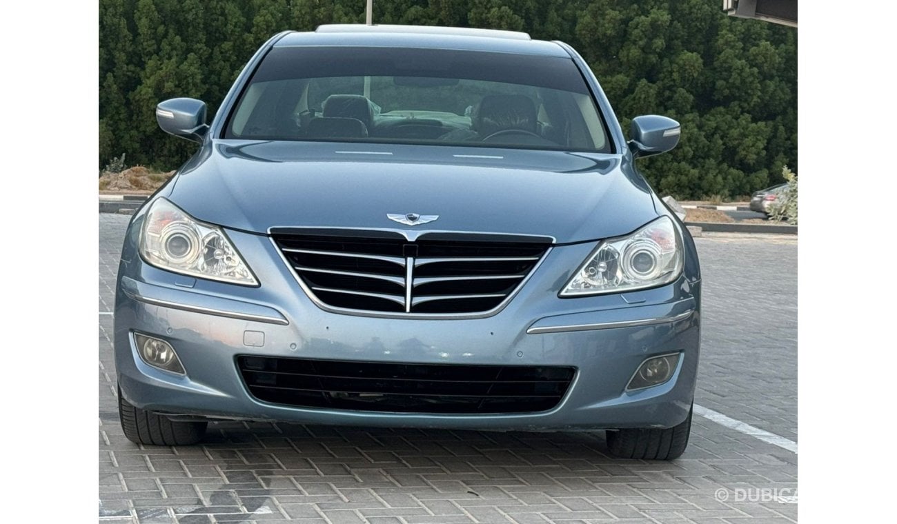 Hyundai Genesis very good condition inside and outside