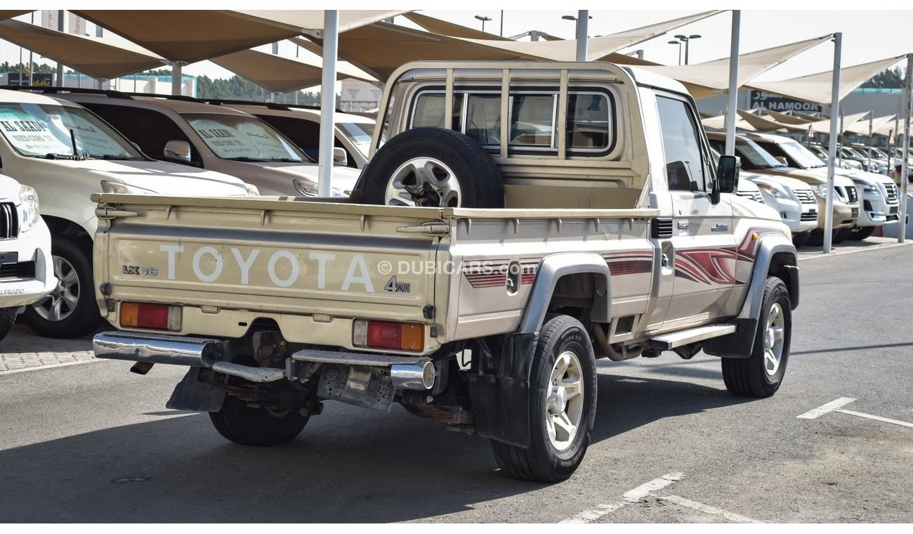 Toyota Land Cruiser Pick Up LX V6