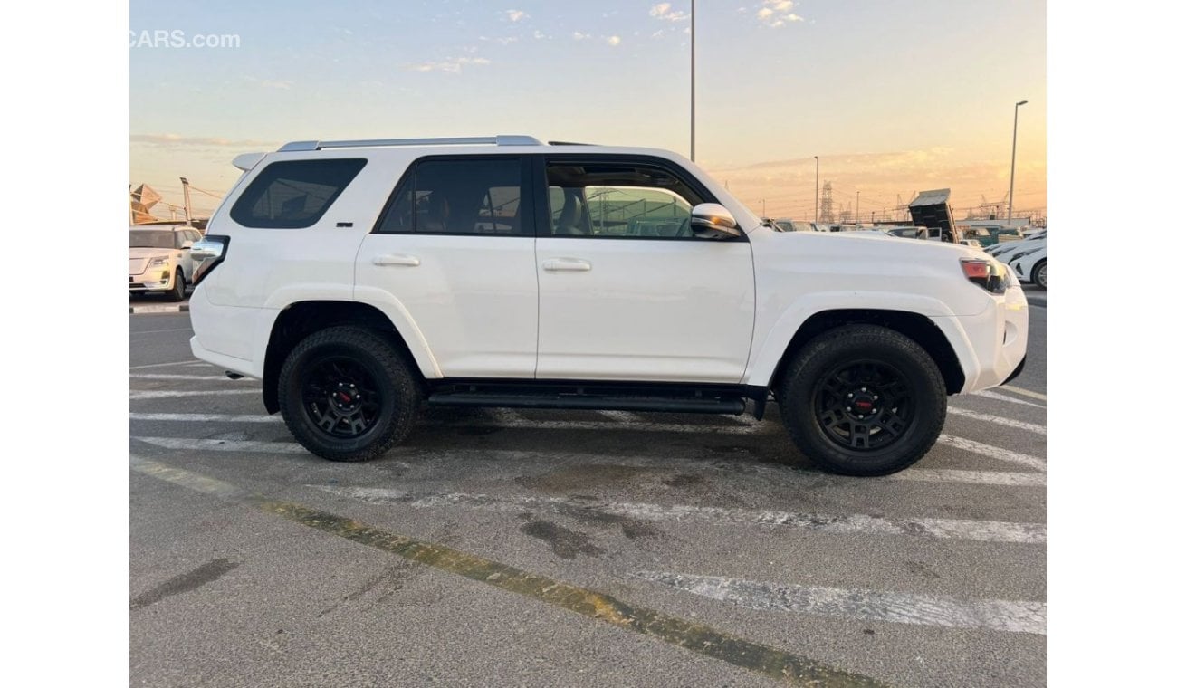 تويوتا Runner4 2018 Toyota 4runner, Sr5 Premium 4.0L V-6 DOHC, VVT- Leather & Electric  Seats - Sunroof