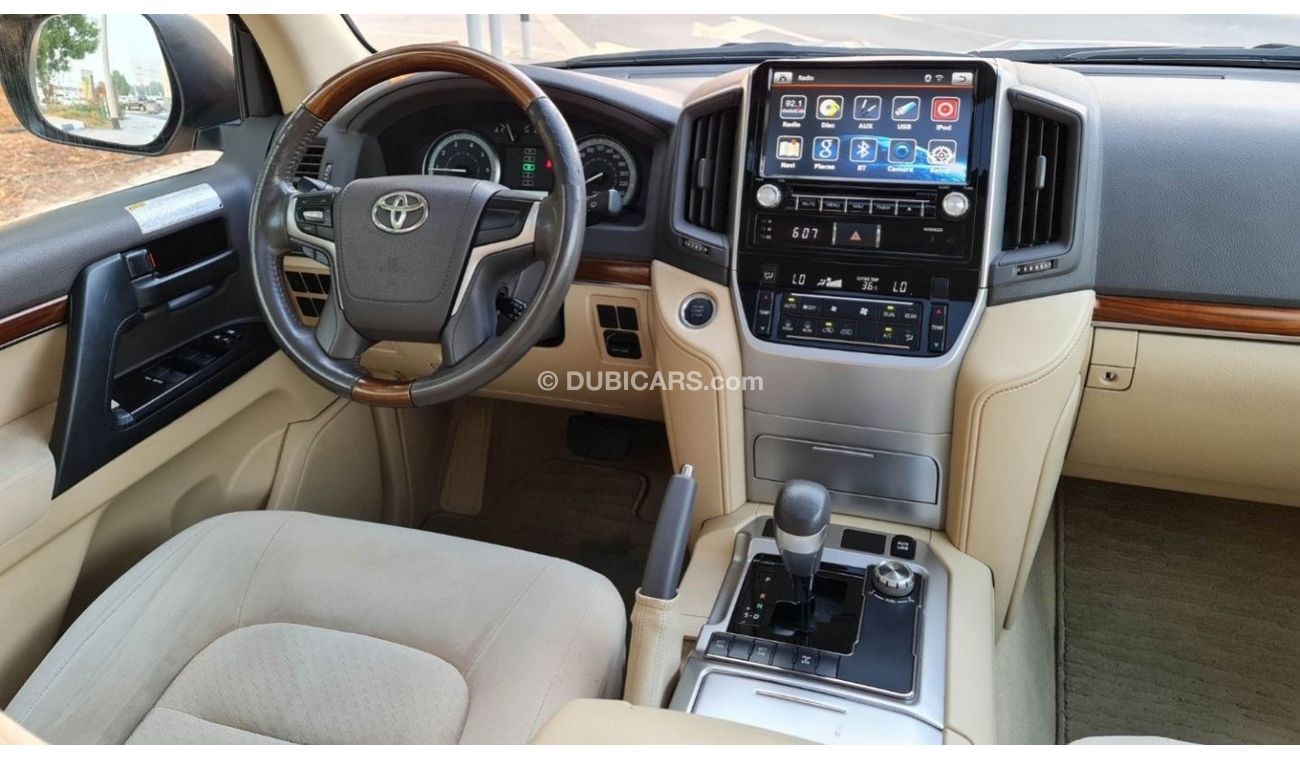 Toyota Land Cruiser EXR 2016 | Perfect Condition | GCC