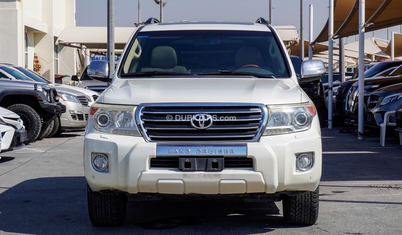 Toyota Land Cruiser GXR V8